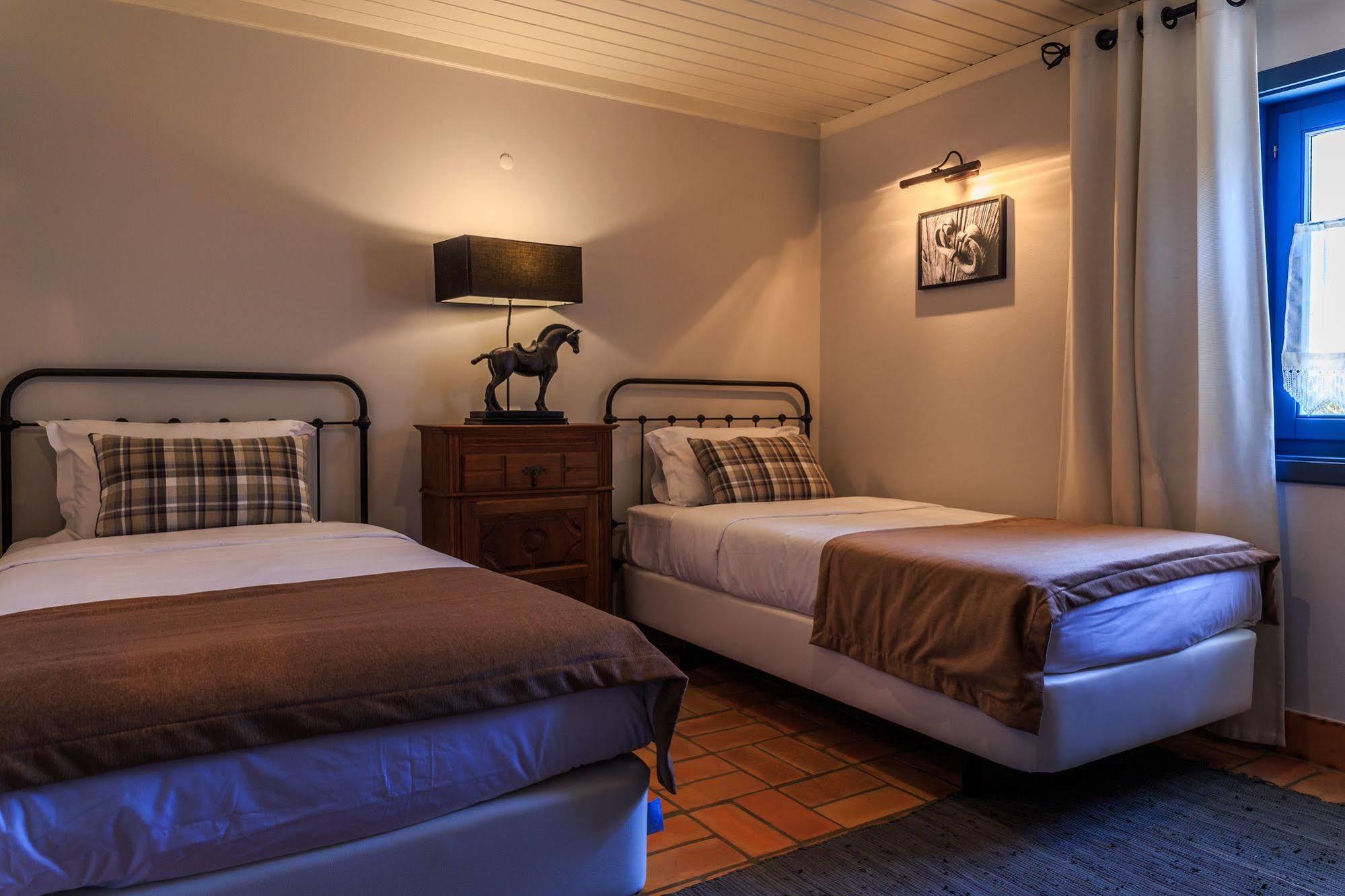 Monte Soalheiro Guest House ซัมบูเจย์ราโดมาร์ ภายนอก รูปภาพ